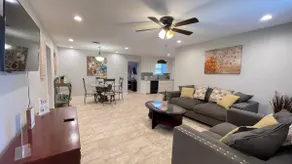 HomeAwayFromHomeB/Business/Family home w/office - Image 4