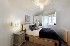 Beautiful peaceful sanctuary next to the beach - Image 2