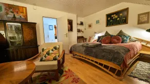 Living in the gallery - Image 3