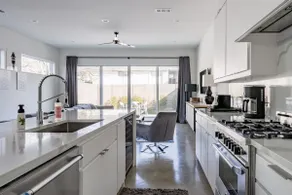 6BR/6BATH Double brand NEW Modern townhomes - Image 2