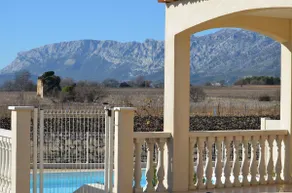 View Sainte Victoire, large new apartment with swimming pool near Aix-en-Provence - Image 2