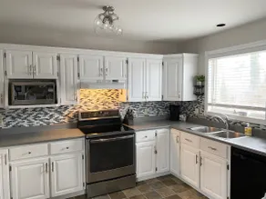 Comfy 3 BD home near downtown, beaches, golf! - Image 5