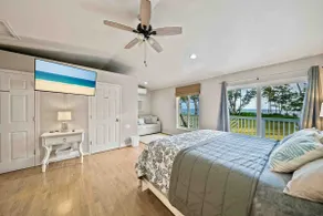 Beautiful Remodeled BEACH house Steps to the beach - Image 3