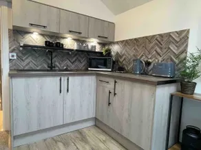 Studio apt No 4City Centre res Parking included - Image 2