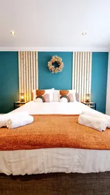Bed& Boujee by the pier - Image 2