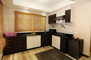 Sunrise Apartment - Image 5