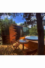 Eucalyptus cabin with a lagoon view - Image 4