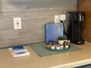 “Surf Shack” Cheerfull one bedroom Tinyhouse - Image 5