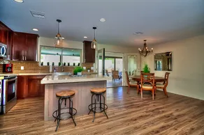 Luxury Living! - Image 3