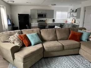 New! Upper Casita in North Peoria Suite #2 - Image 2