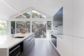 Iluka Stunning Air Conditioned house with WI FI and Water Views - Image 3