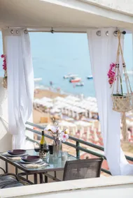Alexandras On The Beach and Pool apt - Image 5