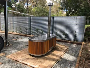 Country Cottage with Wood fired Hot tub - Image 5