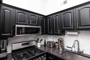 Gorgeous, 2 Bedroom walking distance to GWB! - Image 3