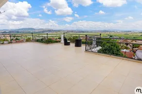 Luxurious Duplex 300m2 with equipped kitchen - Image 3