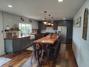 Sunset Farm Home Hosted by Shannan - Image 2