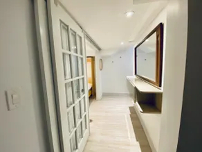 Cozy & Bright Private Suite in Trinity Bellwoods - Image 4