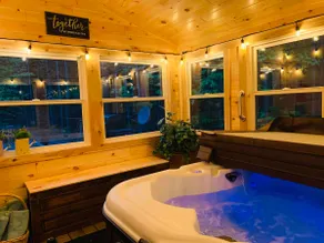 Nature Trail Tranquility Lodge, Mackinaw City - Image 3