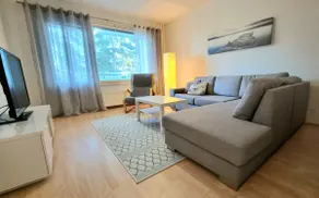 Spacious triangle with stunning lake view | 76m2 3 bedrooms + kitchen - Image 2