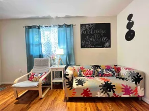 Charming House By Riverside Park - Entire House! - Image 4
