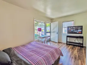 214A - Cozy Studio with AC & Kitchen near Stanford - Image 2