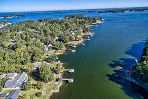 Lake front Lake Murray in the Heart of Lexington - Image 3