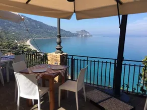LA FINESTRA SUL MARE VACATION HOME - Image 4