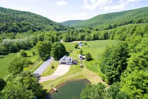 Scenic farmhouse near Belleayre Mountain - Image 2