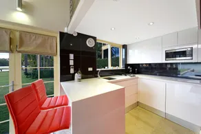 Sydney waterfront boatshed - Image 5