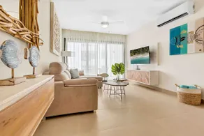Stunning 2 bedroom Apartment at the Beach - Image 4