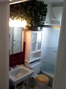 Comfortable, Quiet and Private. Vintage Home - Image 5