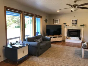 Half Acre/Walk to Beach/Pet Friendly/Fireplace - Image 5