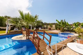 Villa Eva! ¡Relájate en la piscina, el jacuzzi al aire libre y el jardín! Zona de juegos y ping pong! - Image 3