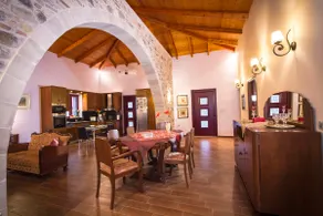 PRIVATE Sapphiros Villa - Image 5