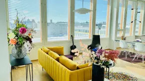 Deluxe Penthouse Downtown - Image 2
