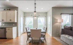 6 Bedroom Updated & Spacious FAMILY Home! - Image 5