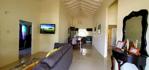 Experiences by the Bay (with pool, wifi and gym) - Image 5