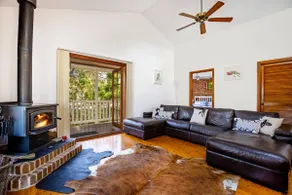 Eagles Point - Water Views - Pet Friendly - Image 2