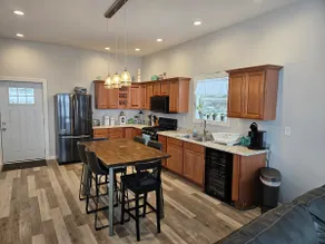 Perfect Waterfront Property... Location, Location, Location! - Image 3