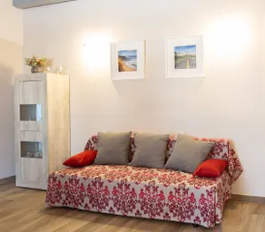 The Eyebrow Red Suite - Image 3