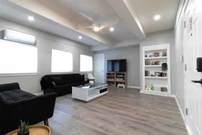 Beautiful and Spacious Seaside Home - Image 4