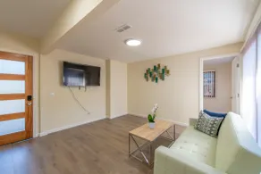 Modern 6B/3B-Sleeps 16 near Stanford FB Google - Image 2