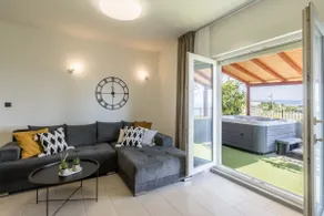 Jacuzzi, Sea View & Garden | Free Parking | Split - Image 3