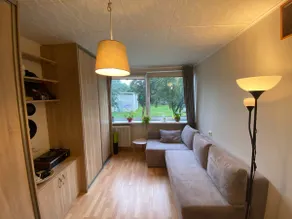 Center located green aparment - Image 2