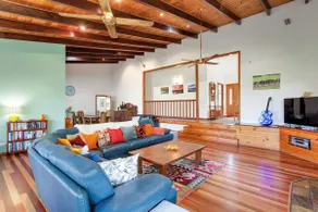 Ten Twenty One -your home away from home sleeps 10 - Image 5