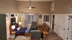 Romantic Pet-Friendly Mountain Cabin - Image 2
