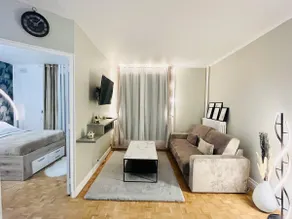 Near Palace of Versailles + balcony + free parking - Image 4