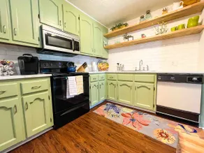 Lux Eclectic Stay near Downtown, Sleeps 12! - Image 3