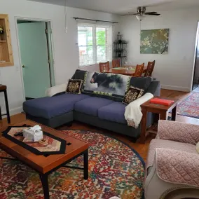 Outlanders, a cozy two-bedroom home with hot tub - Image 5