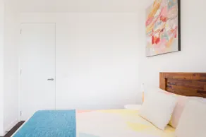 Modern Designer Apartment with Panoramic Harbour Views - Image 5